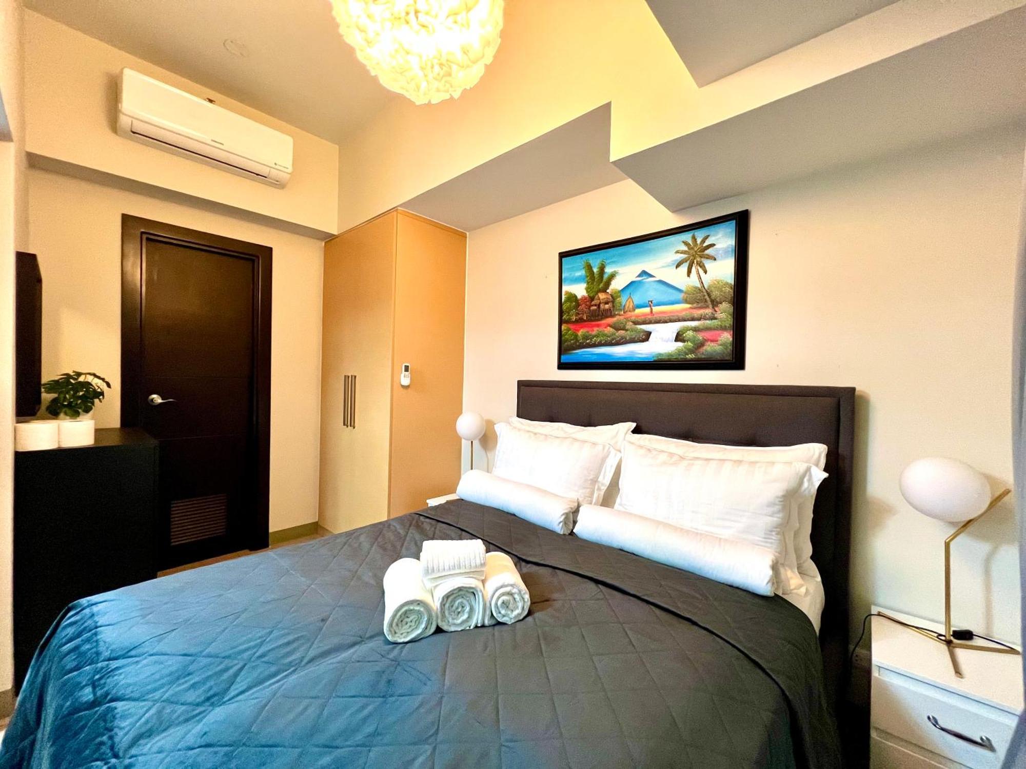 New & Modern Cozy 1Br W/ Balcony@Bgc, Wifi 300Mbps Apartment Manila Exterior photo